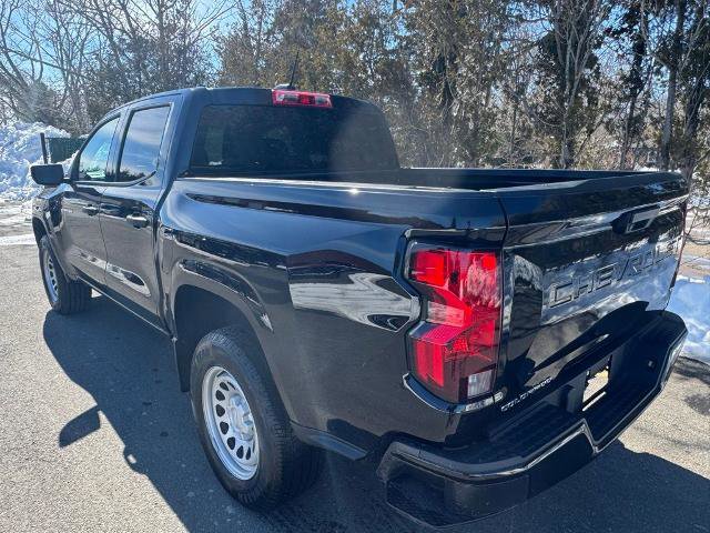 Used 2024 Chevrolet Colorado W/T RWD image 4