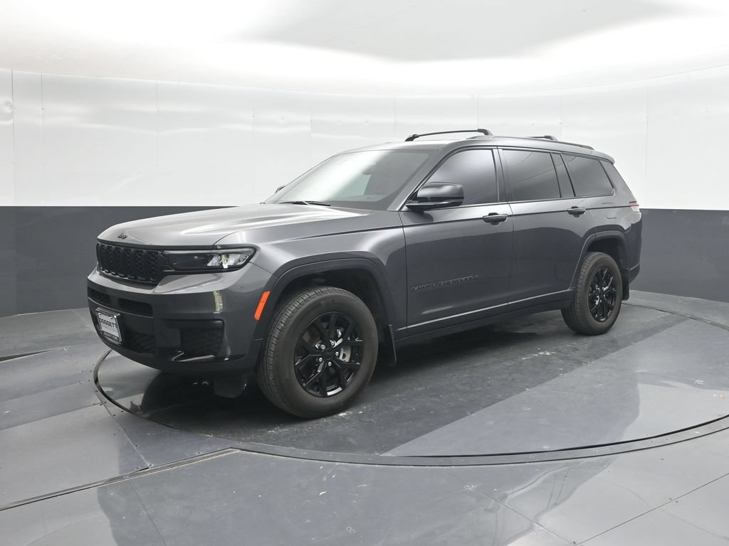 Used 2024 Jeep Grand Cherokee L Altitude RWD image 8