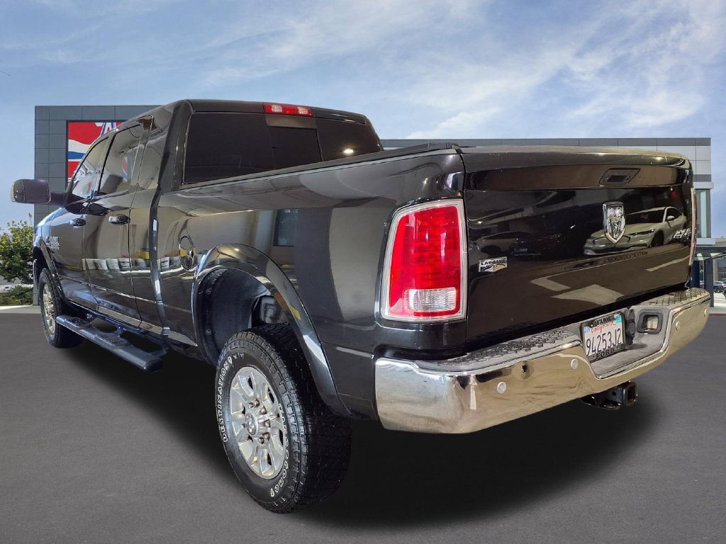 Used 2017 RAM 2500 Laramie w/ Convenience Group AWD/4WD image 3