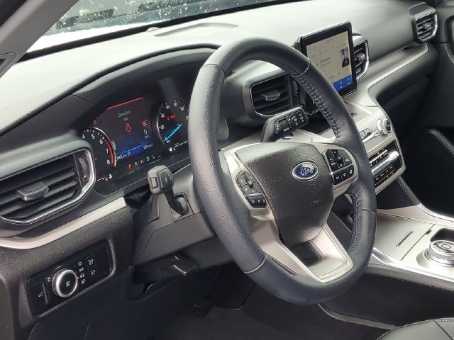 Certified 2023 Ford Explorer XLT w/ Equipment Group 202A AWD/4WD image 11