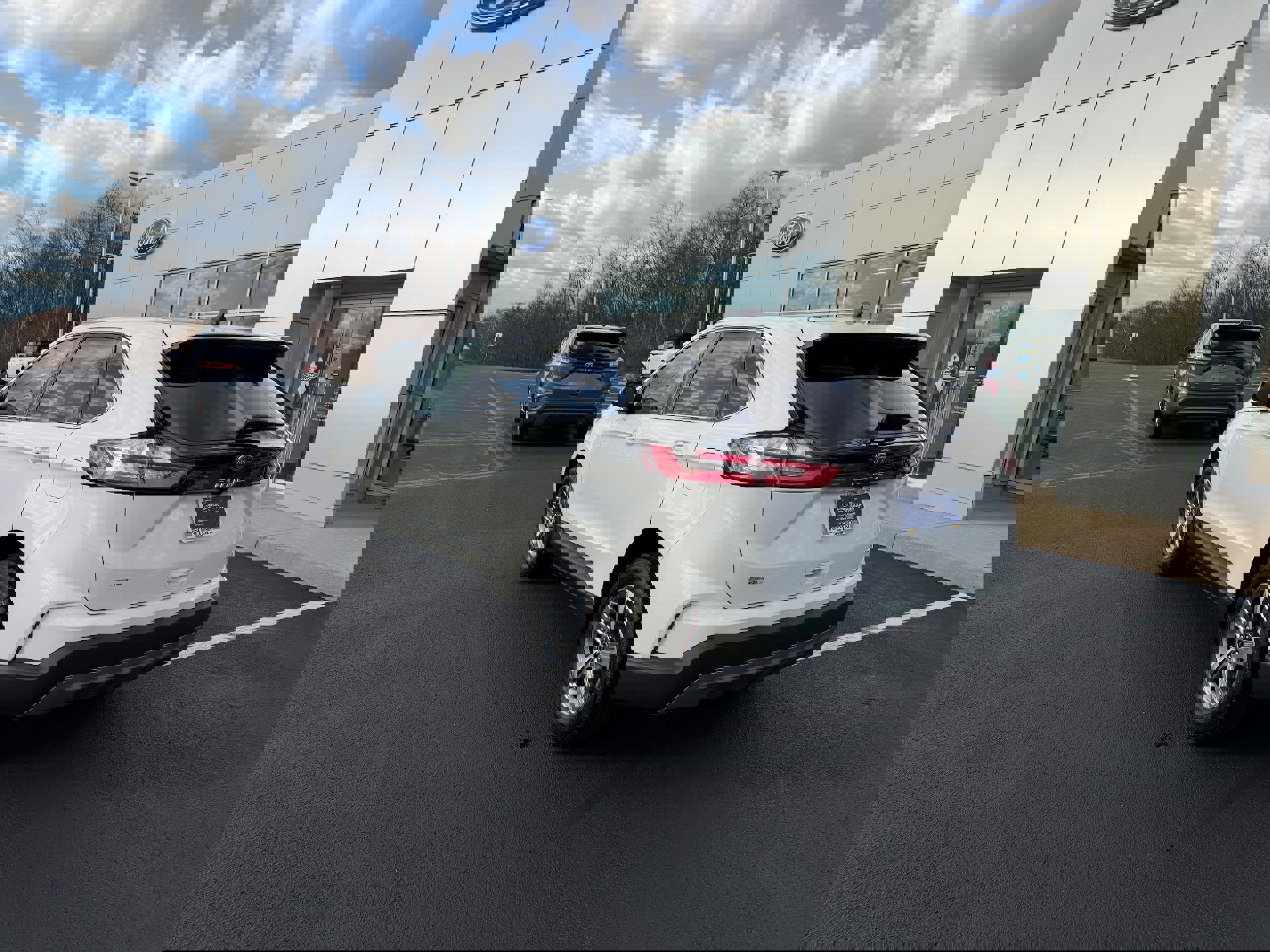 Certified 2024 Ford Edge SEL w/ Convenience Package image 5