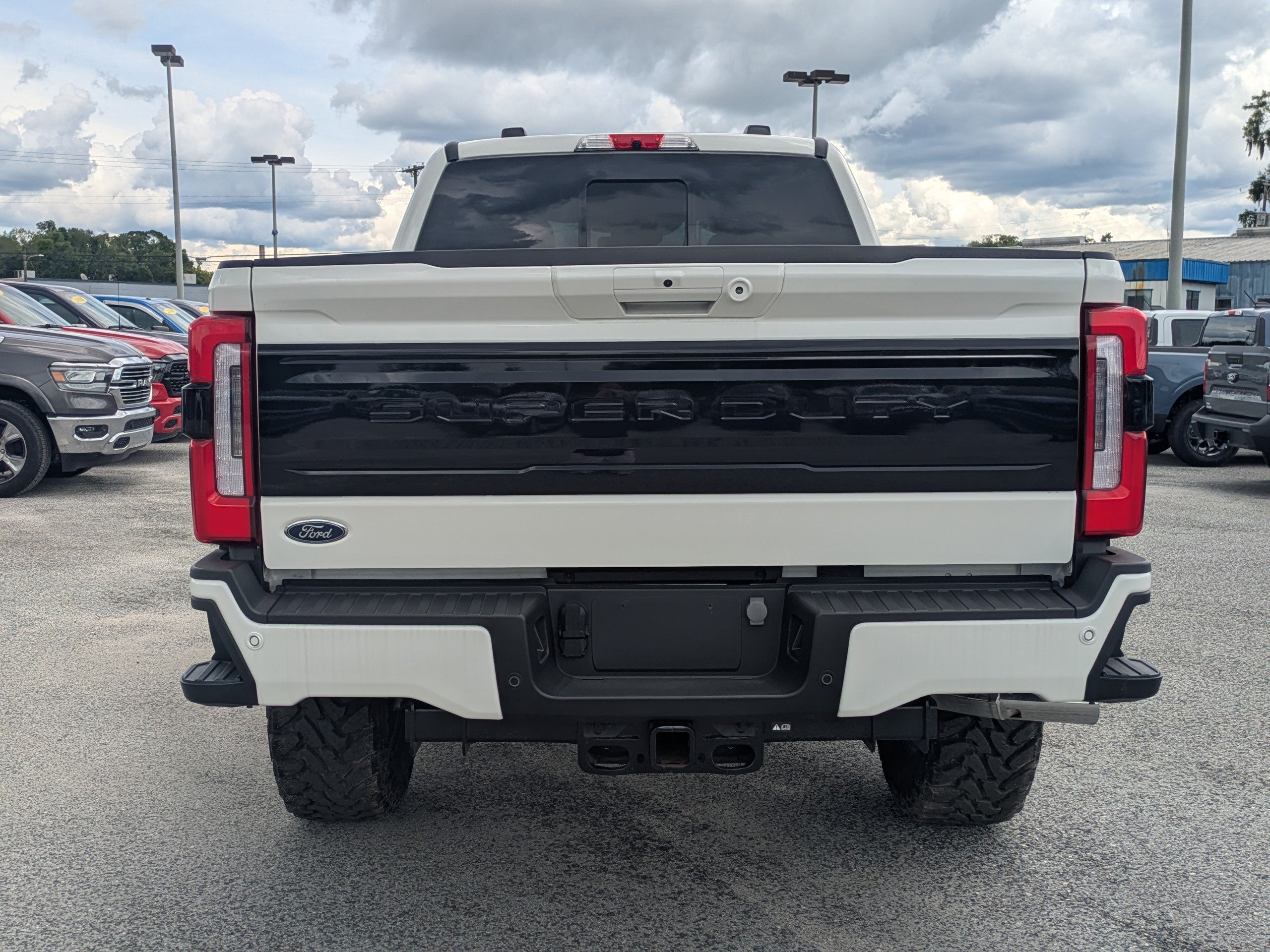 Certified 2025 Ford F350 Platinum w/ FX4 Off-Road Package AWD/4WD image 5