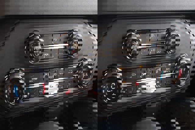 Certified 2025 Ford Bronco Badlands image 28