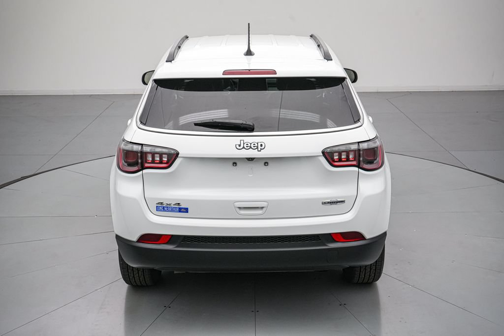 Used 2025 Jeep Compass Latitude AWD/4WD image 5