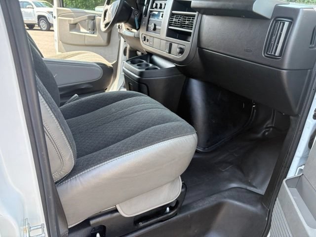 Used 2025 GMC Savana 2500 w/ Driver Convenience Package RWD image 23