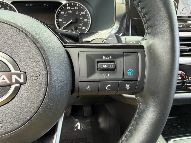 Used 2023 Nissan Pathfinder SL AWD/4WD image 19
