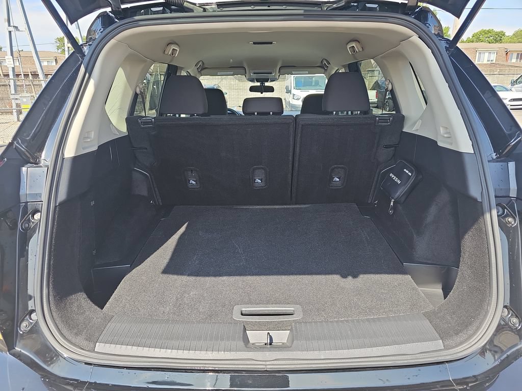 Used 2024 Nissan Rogue S AWD/4WD image 12