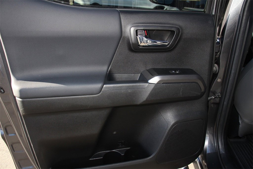 Used 2022 Toyota Tacoma TRD Off-Road image 21