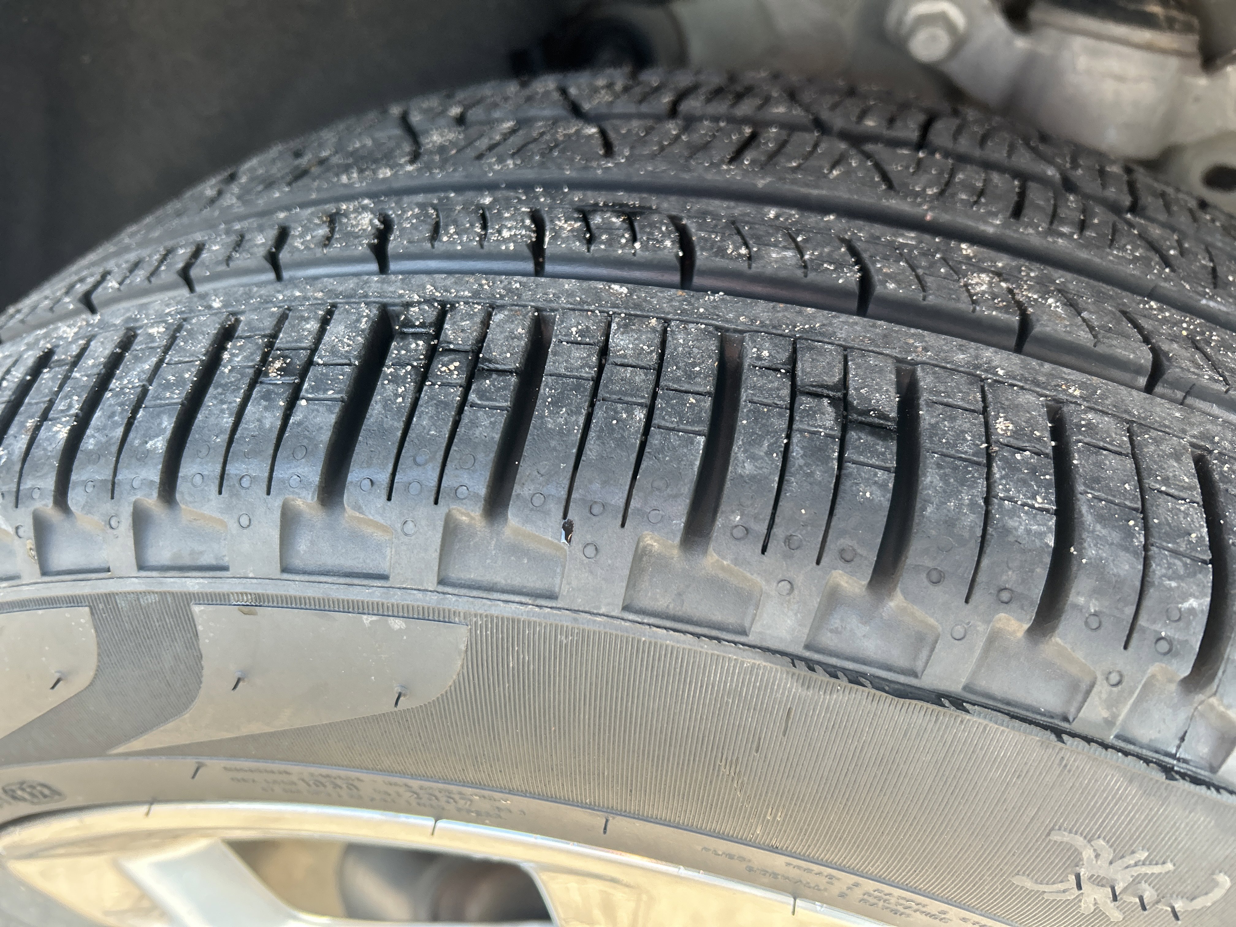 Certified 2020 Ford Explorer Platinum w/ Premium Technology Package image 28