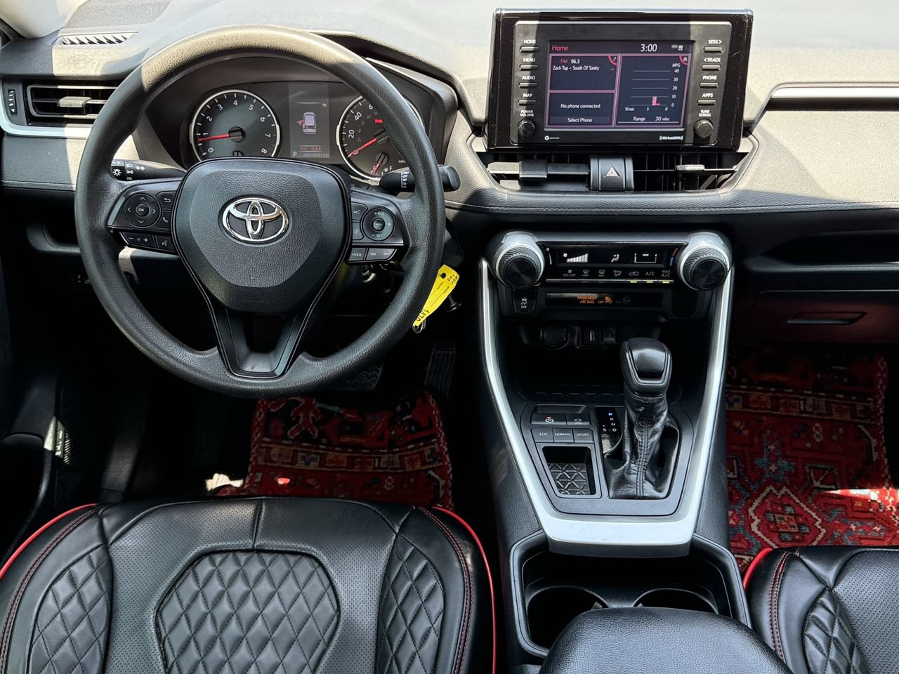 Used 2020 Toyota RAV4 LE FWD image 11
