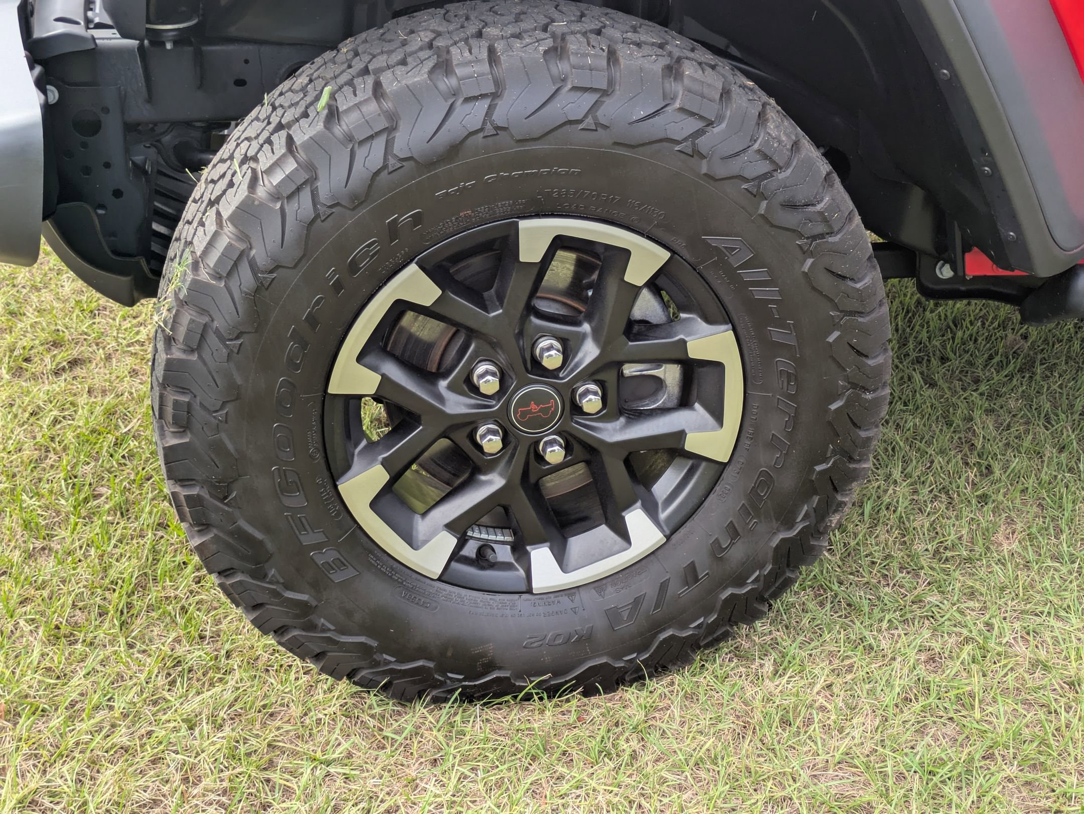 Used 2024 Jeep Wrangler Unlimited Rubicon w/ Technology Group image 11