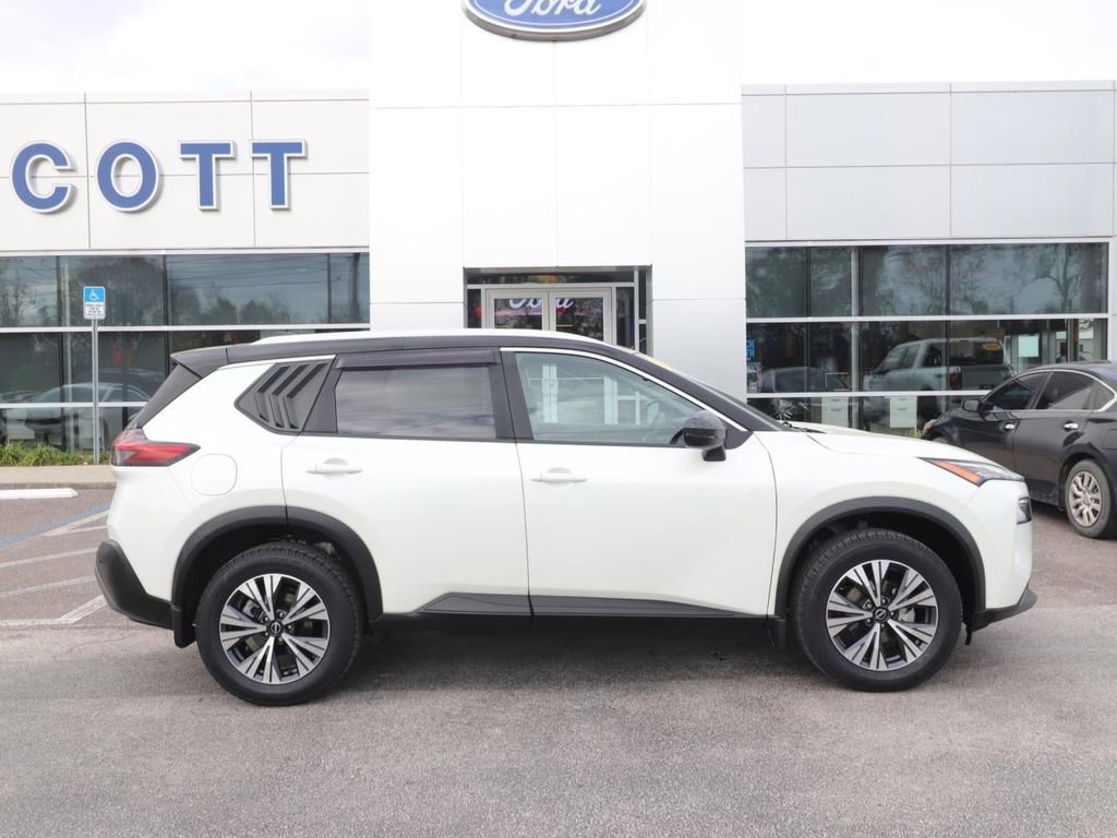 Used 2023 Nissan Rogue SV w/ SV Premium Package image 6