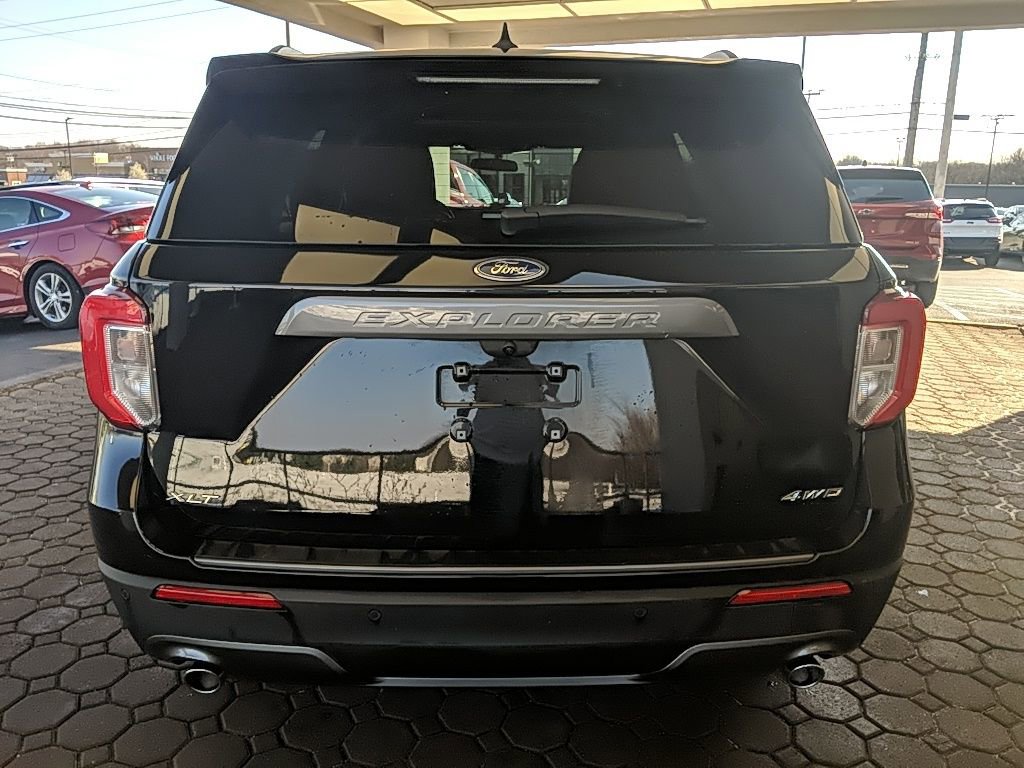 Certified 2024 Ford Explorer XLT w/ Equipment Group 202A image 7