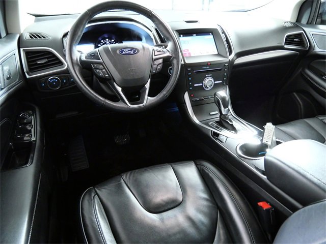 Certified 2018 Ford Edge Titanium image 4