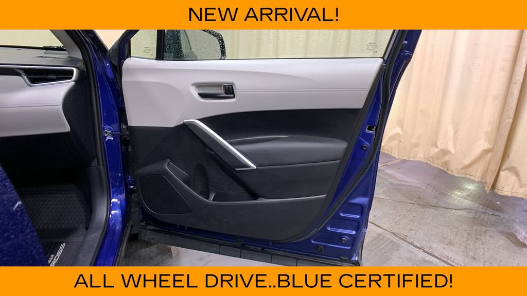 Used 2022 Toyota Corolla Cross LE AWD/4WD image 10