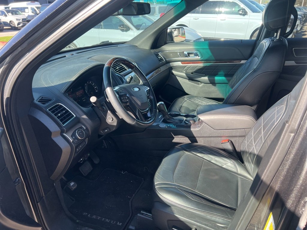 Certified 2017 Ford Explorer Platinum image 5