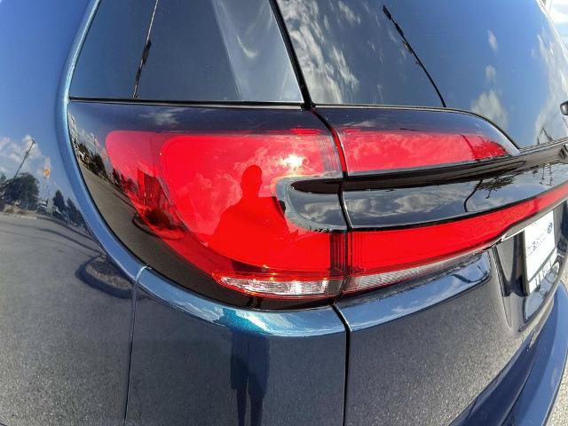 Used 2025 Chrysler Pacifica Select FWD image 11