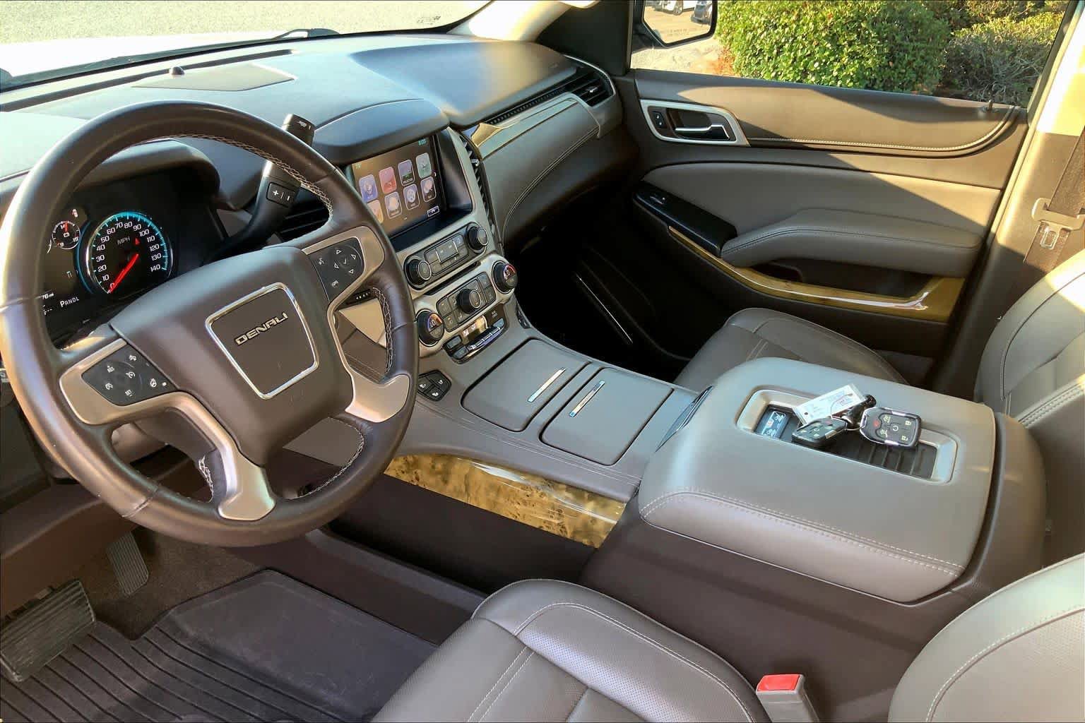 Used 2017 GMC Yukon Denali w/ Open Road Package AWD/4WD image 16
