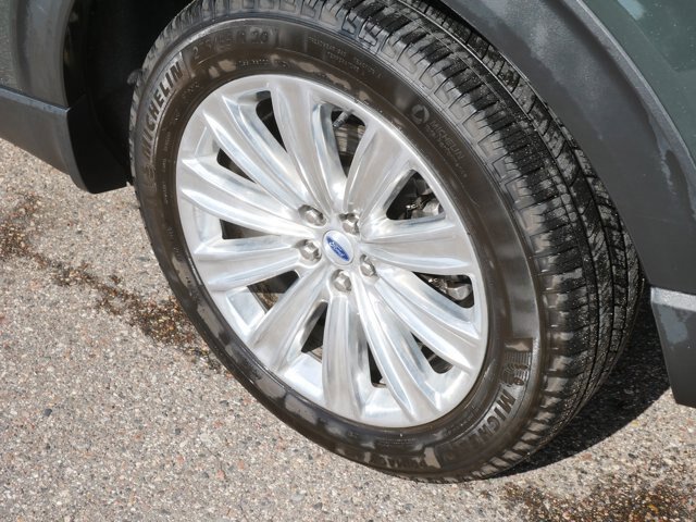 Certified 2023 Ford Explorer Limited w/ Hybrid Equipment Group 310A AWD/4WD image 8