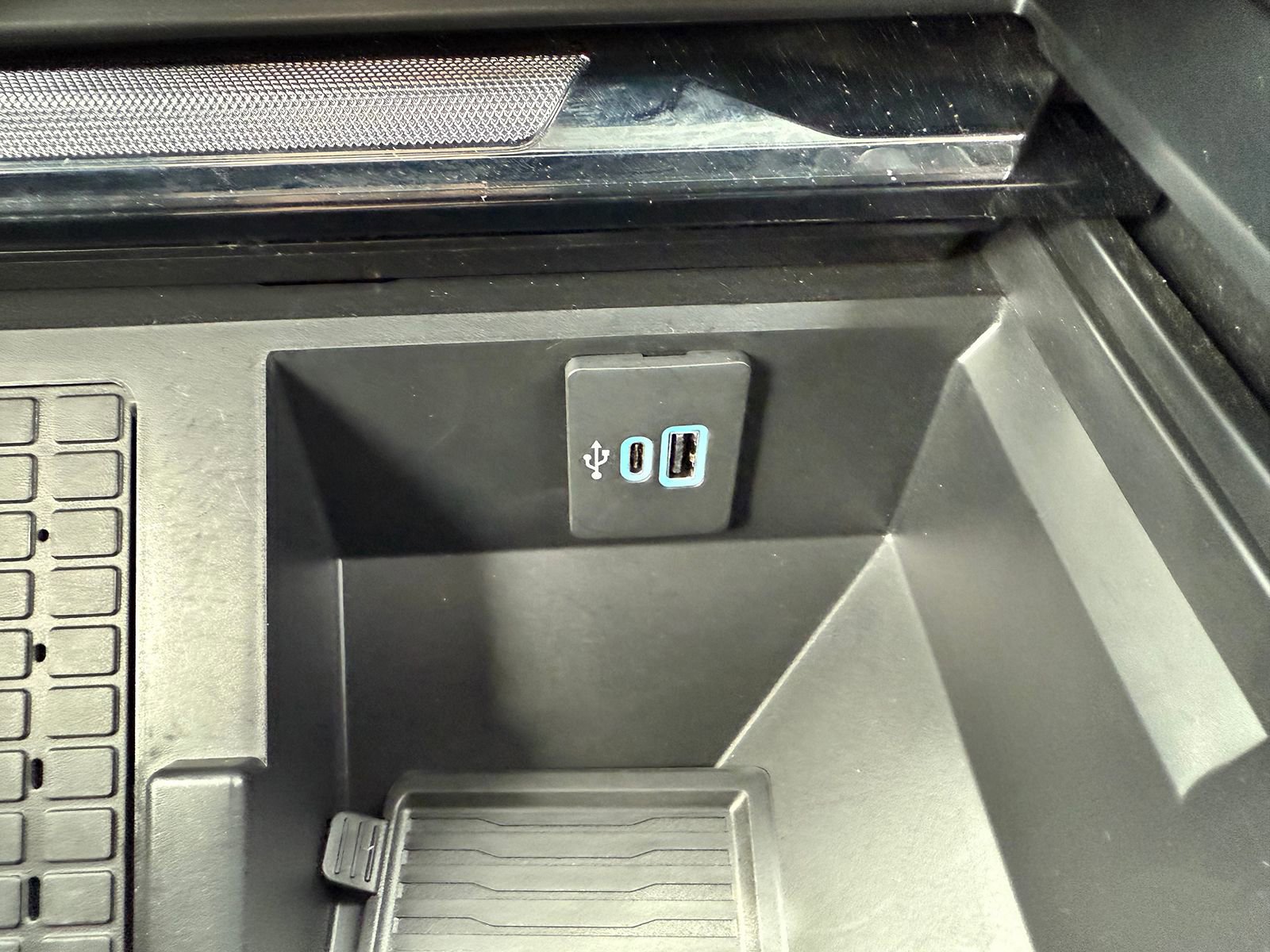 Certified 2024 Ford F250 Lariat w/ Chrome Package image 27