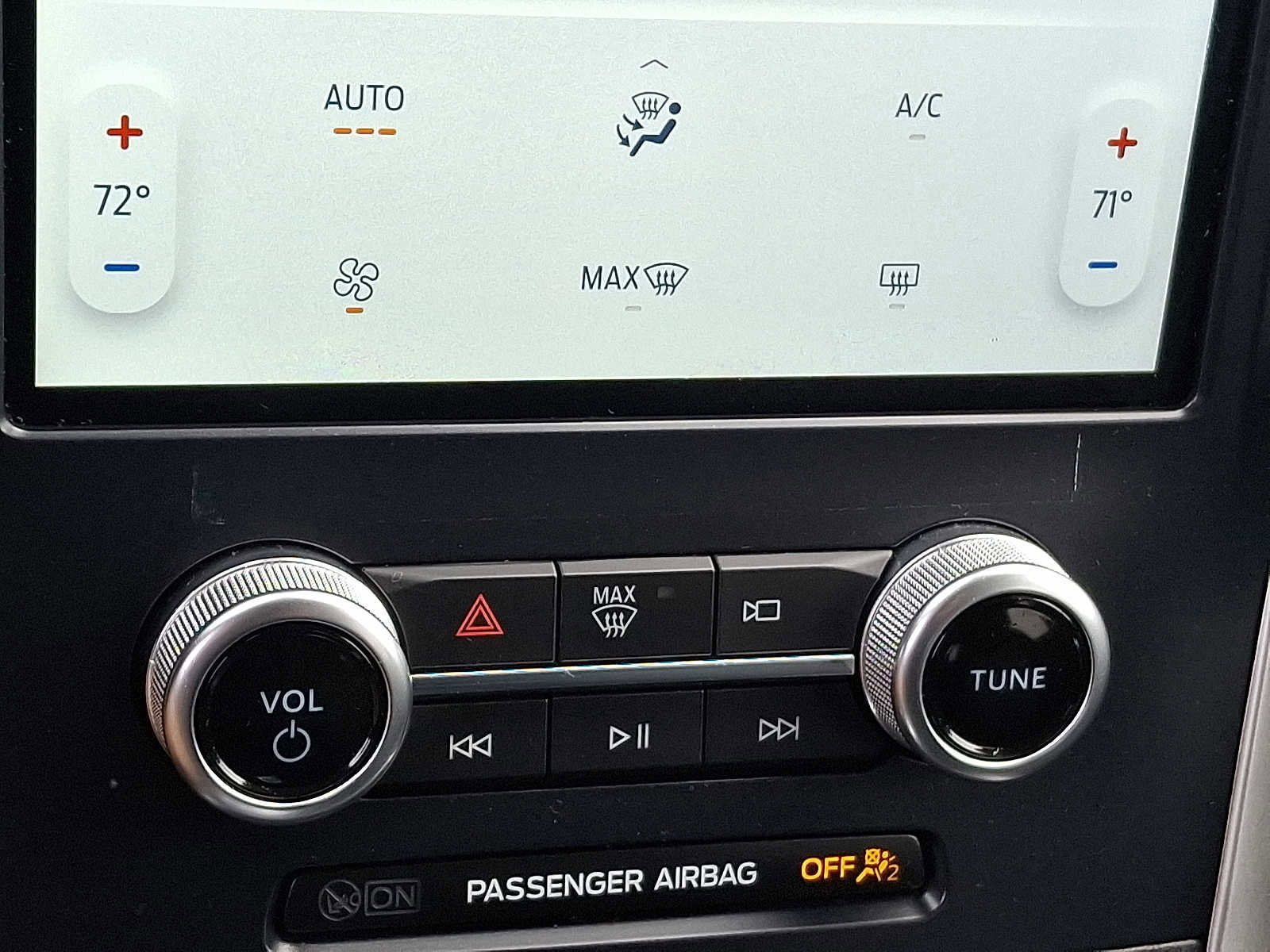 Certified 2024 Ford Edge SE image 16