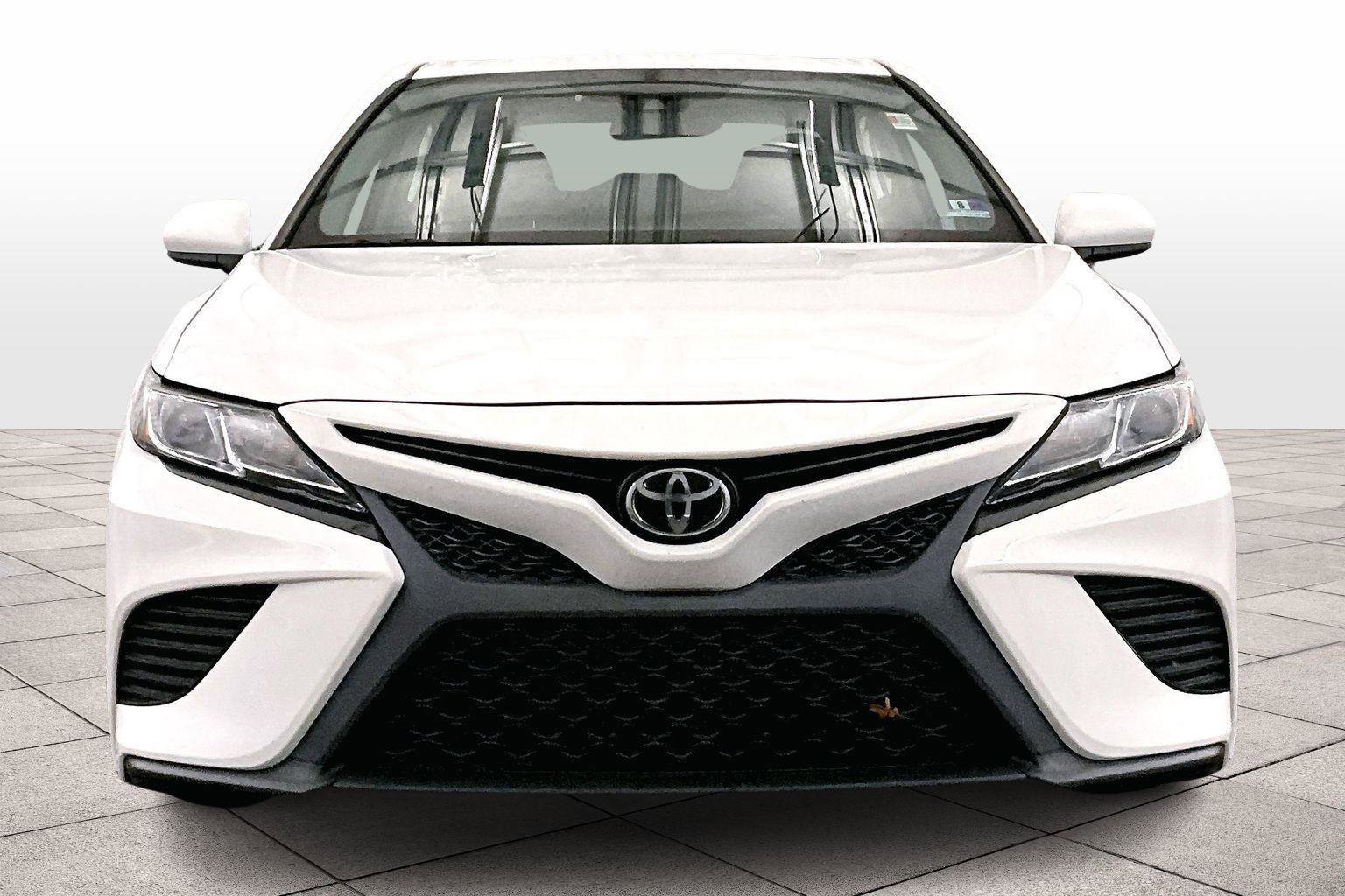 Used 2019 Toyota Camry SE image 6