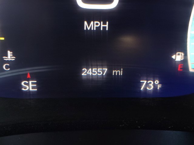 Used 2024 Chrysler Pacifica Limited AWD/4WD image 16