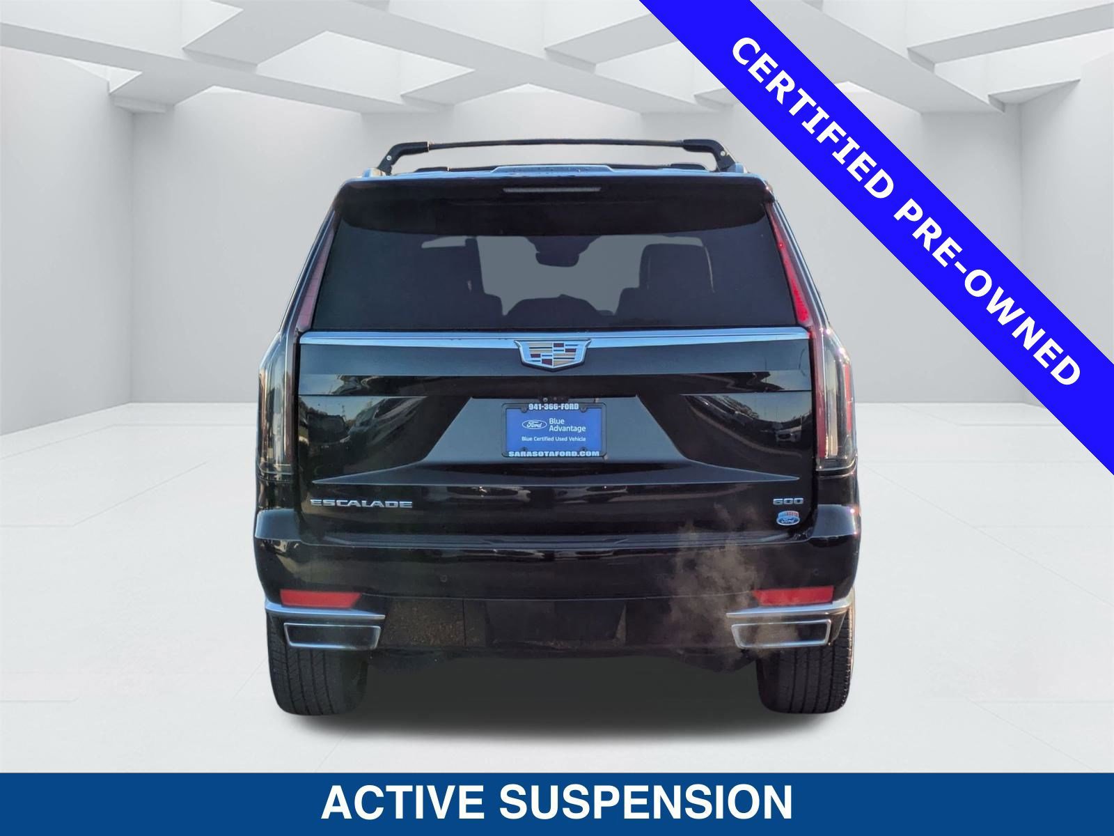 Used 2022 Cadillac Escalade Premium Luxury image 4