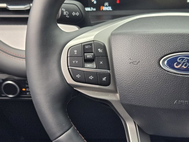 Certified 2025 Ford Explorer Active RWD image 27