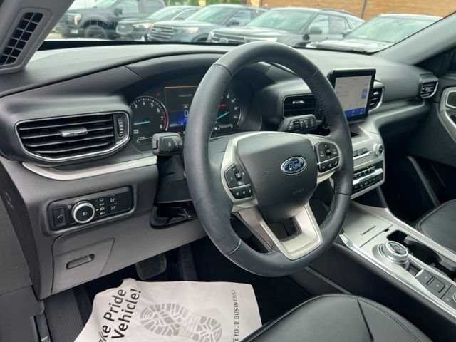 Certified 2024 Ford Explorer XLT w/ Equipment Group 202A AWD/4WD image 7