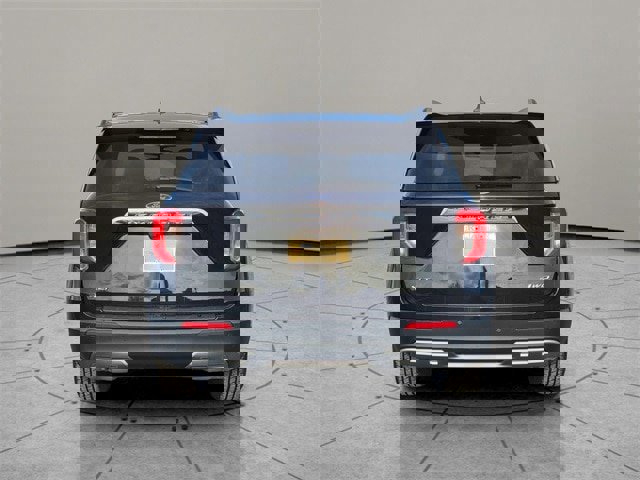 Certified 2022 Ford Explorer XLT w/ Equipment Group 202A image 3