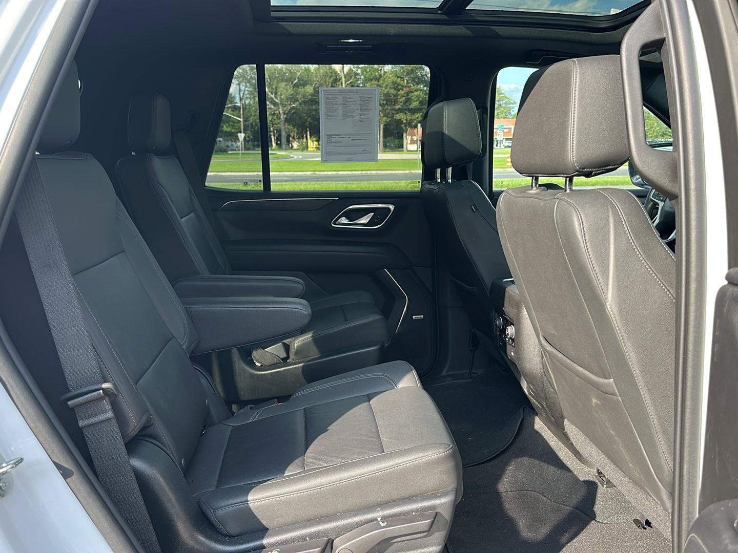 Used 2023 Chevrolet Tahoe Z71 w/ Luxury Package AWD/4WD image 12