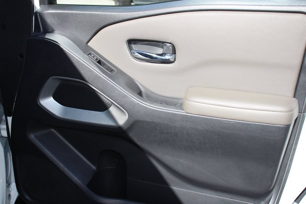 Used 2022 Nissan Frontier SV RWD image 27