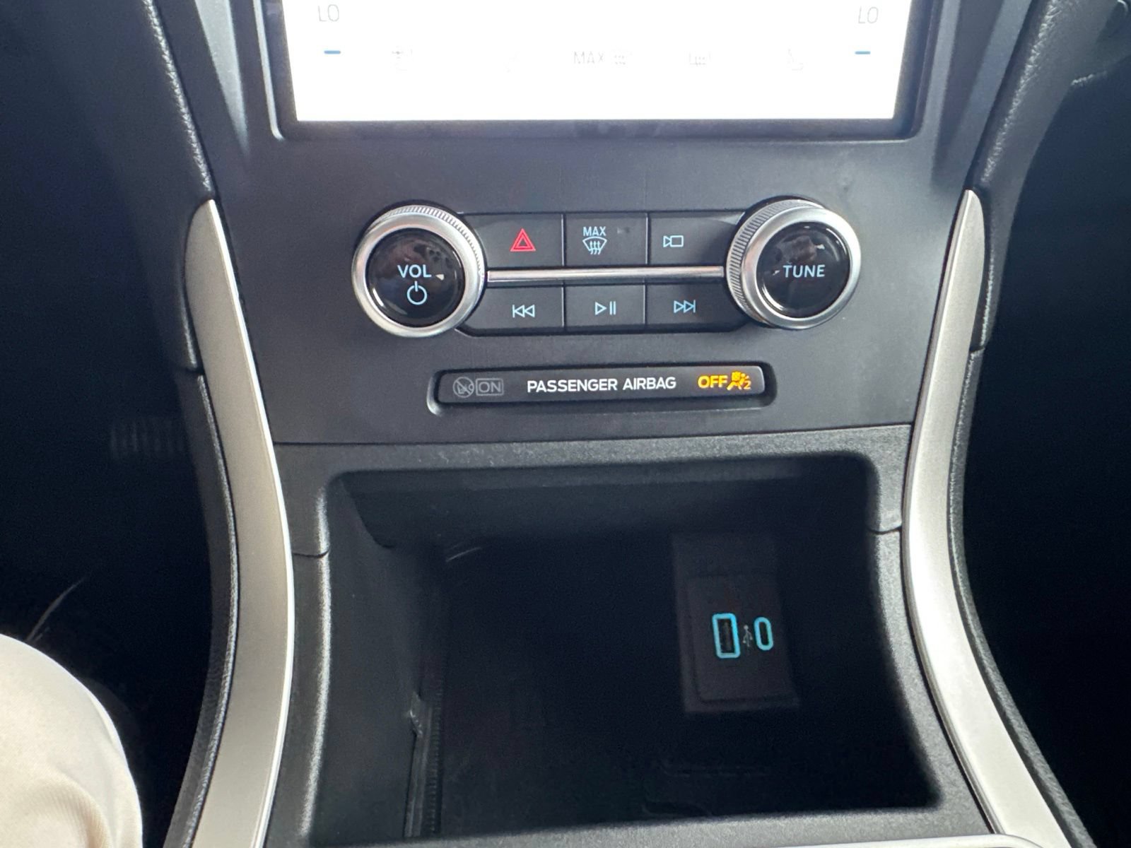 Certified 2024 Ford Edge SEL w/ Convenience Package AWD/4WD image 32