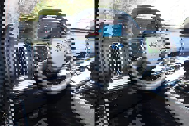 Certified 2025 Ford Expedition Active image 19