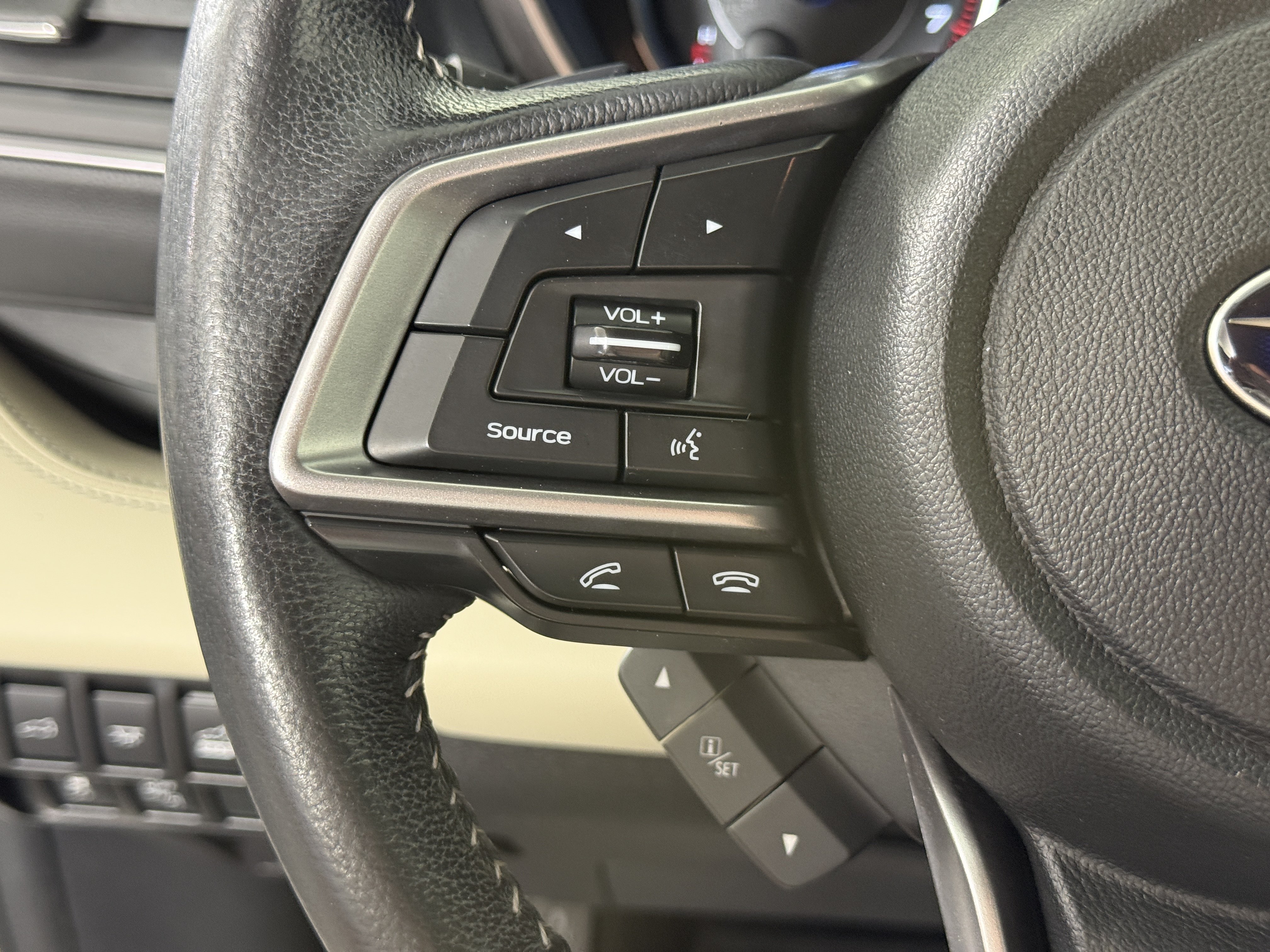 Used 2022 Subaru Ascent Limited w/ Technology Package AWD/4WD image 24