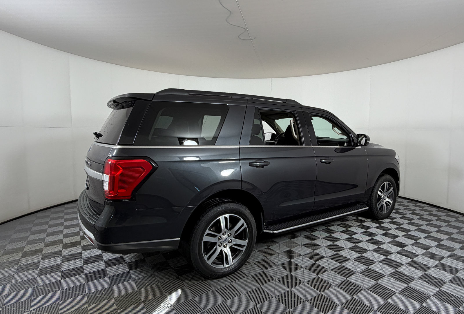 Certified 2023 Ford Expedition XLT RWD image 4