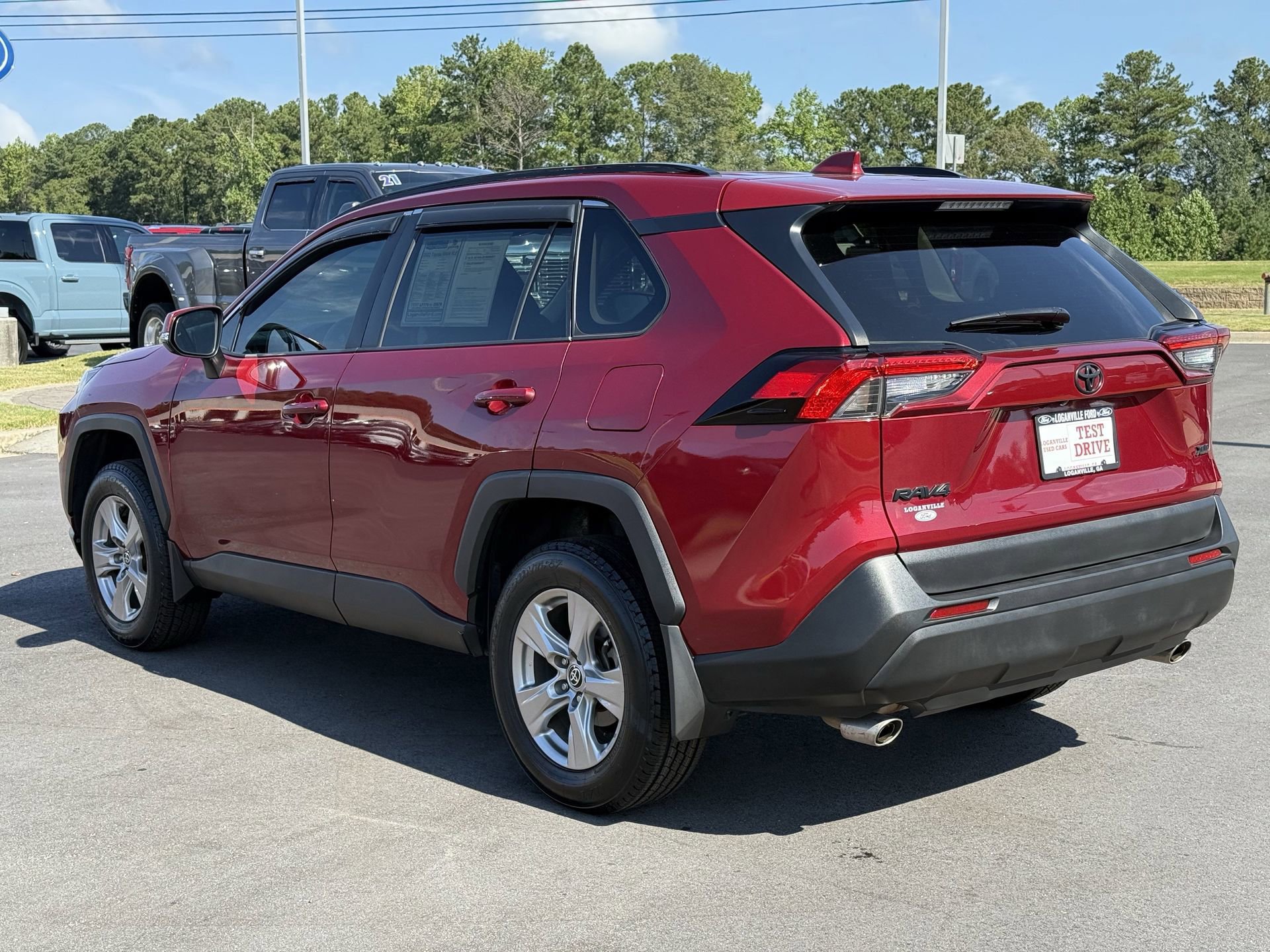 Used 2022 Toyota RAV4 XLE image 5