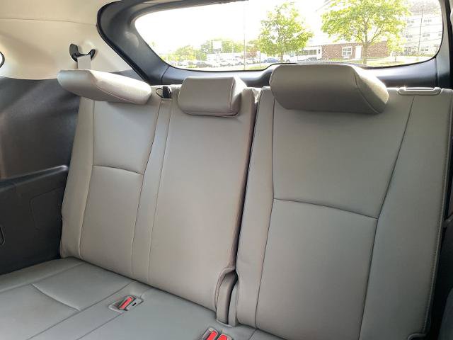 Used 2025 Toyota Highlander Platinum AWD/4WD image 36