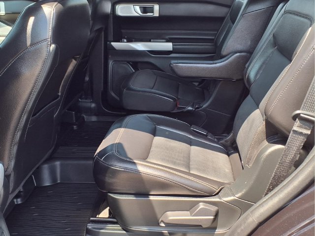 Certified 2023 Ford Explorer Limited w/ Limited Technology Package AWD/4WD image 11