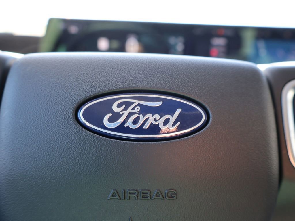 Certified 2025 Ford Expedition Max Platinum image 30