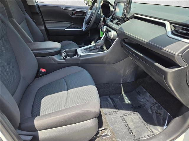 Used 2021 Toyota RAV4 LE FWD image 18