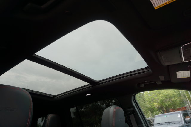 Used 2024 Chevrolet Traverse RS w/ LPO, Floor Liner Package FWD image 9