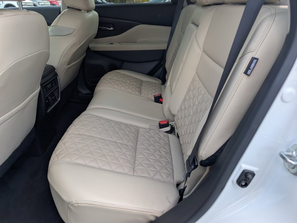 Used 2023 Nissan Murano Platinum w/ Cargo Package FWD image 11