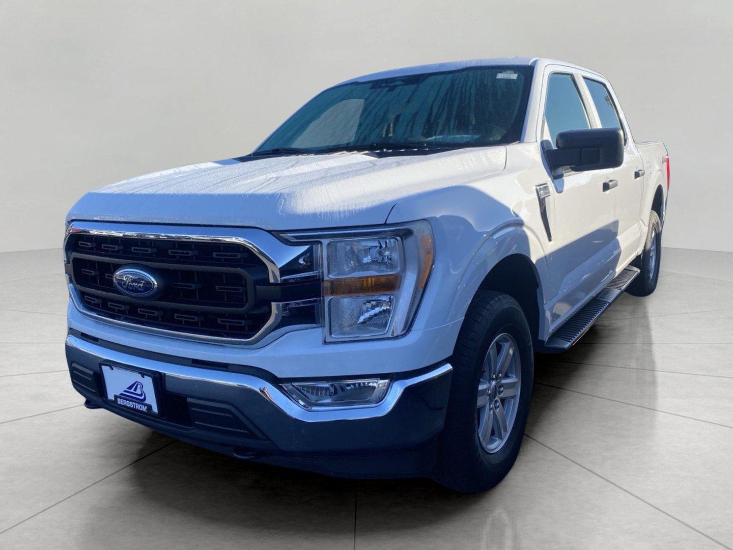 Certified 2022 Ford F150 XLT w/ Trailer Tow Package AWD/4WD image 4
