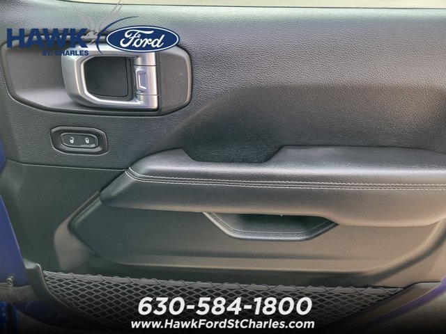 Used 2018 Jeep Wrangler Unlimited Sahara w/ Dual Top Group AWD/4WD image 20