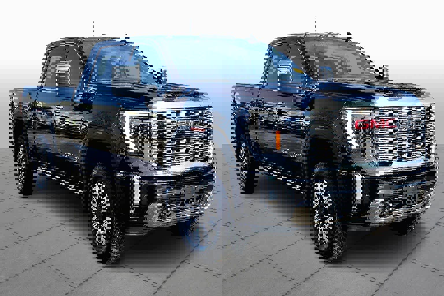 Used 2025 GMC Sierra 2500 Denali w/ Denali Reserve Package image 5