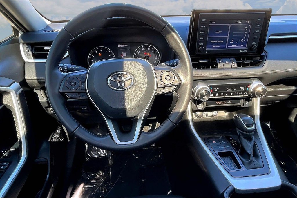 Used 2022 Toyota RAV4 XLE Premium FWD image 10