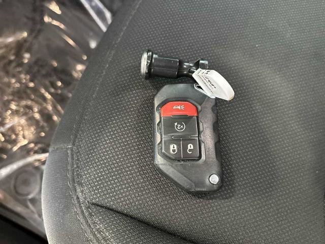 Used 2023 Jeep Wrangler Unlimited w/ Cold Weather Group image 31