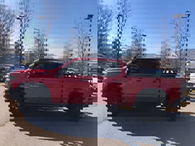 Used 2025 Chevrolet Silverado 1500 ZR2 w/ Technology Package image 2